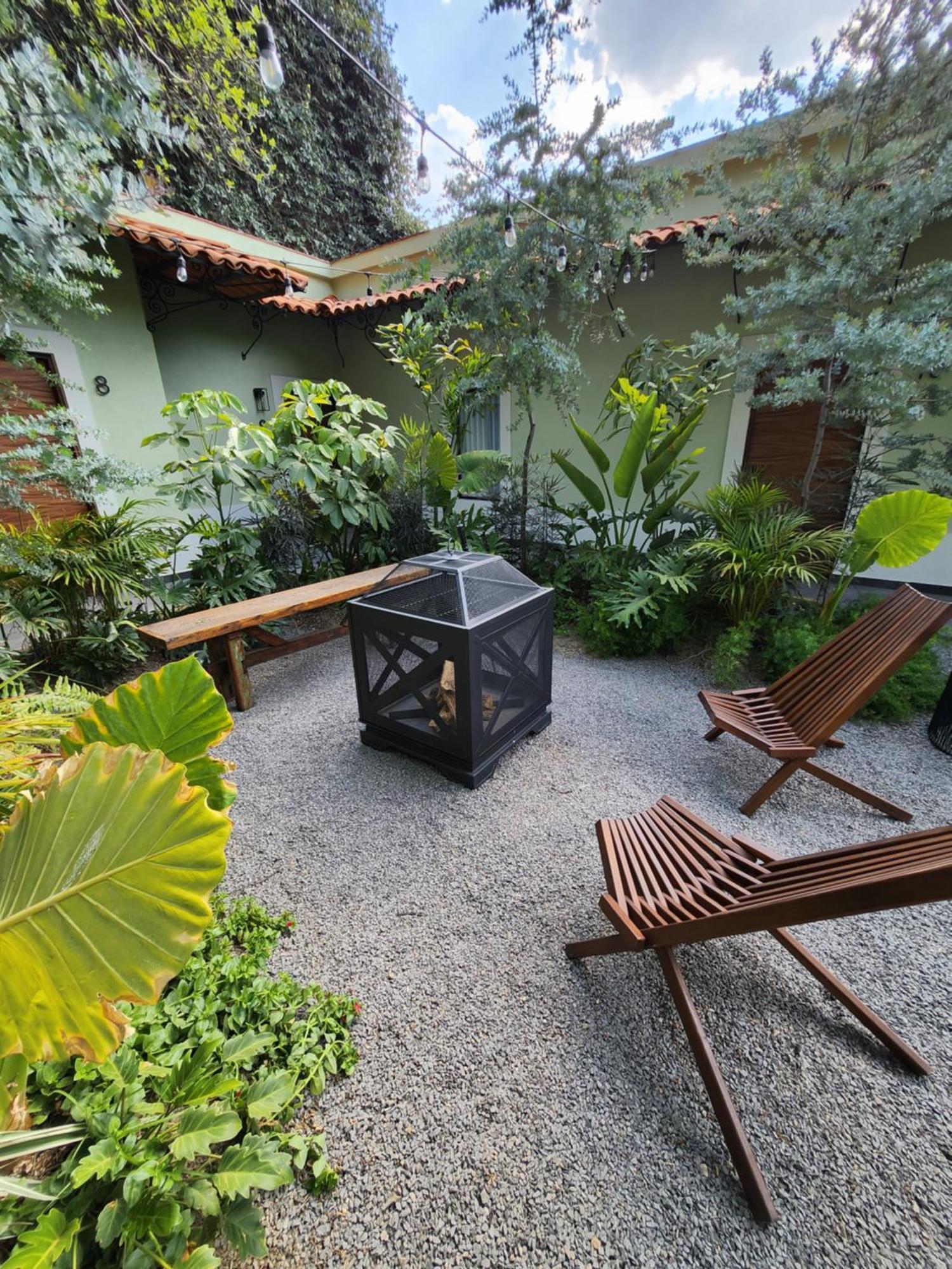 Hotel Boutique Villa Escondida, A Pasos De Lo Mejor En Tlaquepaque Exterior photo